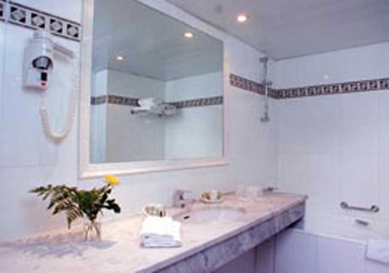 Фото Hotel de La Jatte