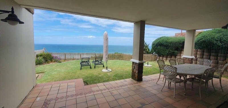 Гостиница Sea View 3 Bedrooms Villa in Brenton On The Rocks