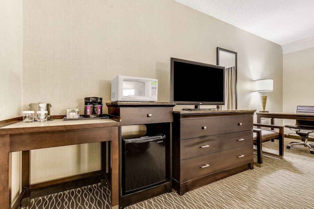 Фото Doubletree by Hilton Anaheim - Orange County