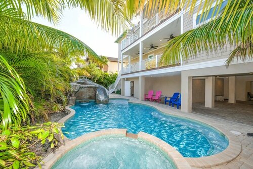 Гостиница Island Time Inn Suites by Ami Locals