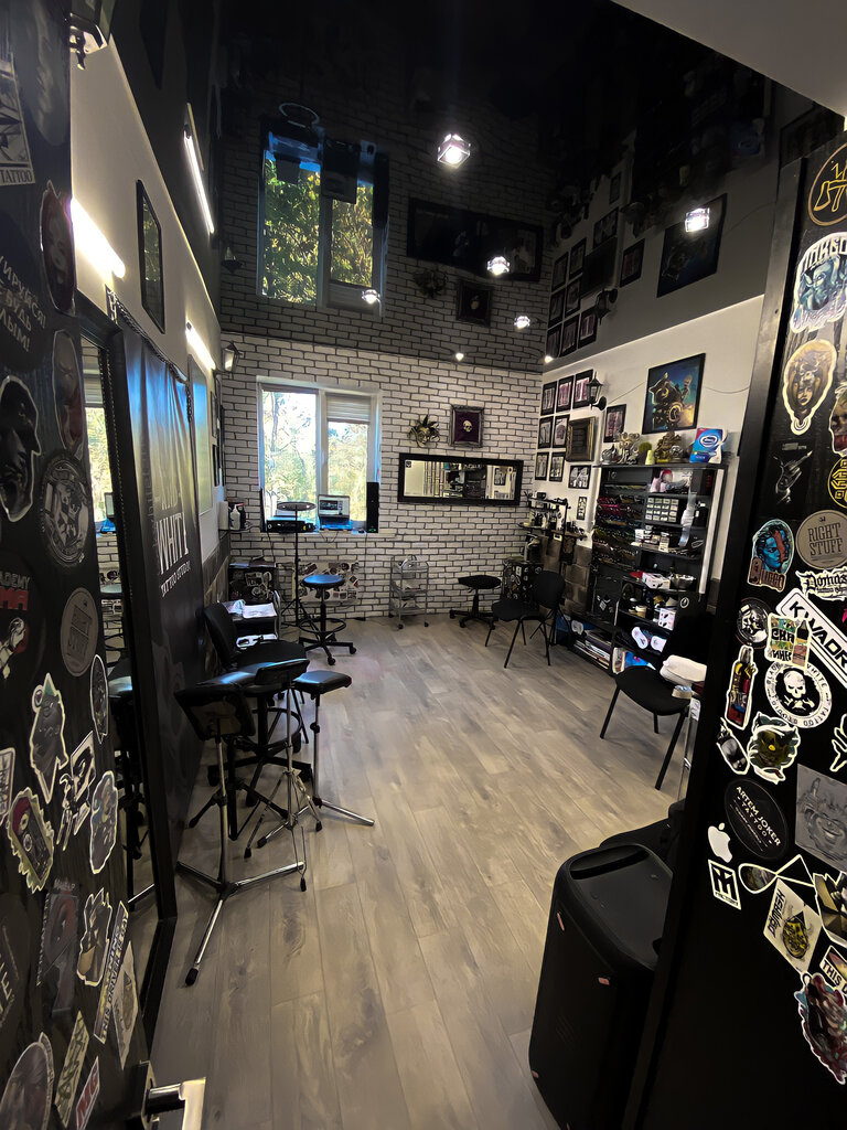 Tattoo studio Blek End Uayt, Minsk, photo