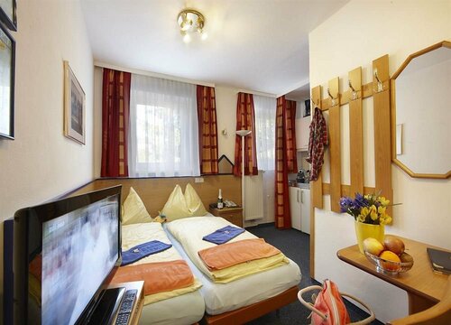 Внешний вид отеля Barry Memle Lake Side Resort в Филлахе, фото 1