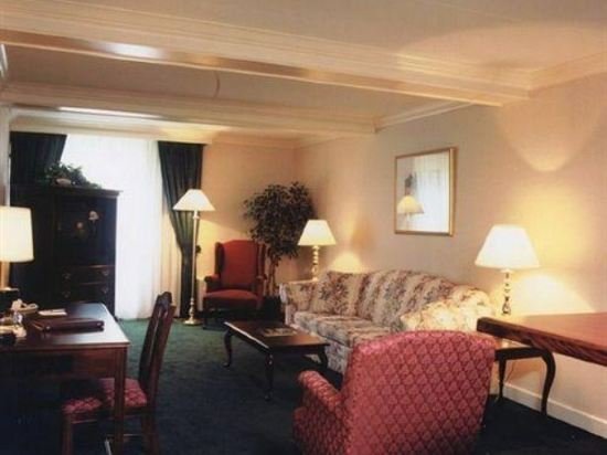 Фото Ramada by Wyndham London