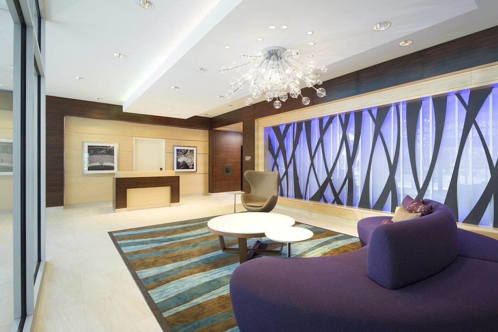 Фото Fairfield Inn & Suites by Marriott Calgary Downtown