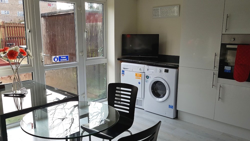 Фото Outfield Homes