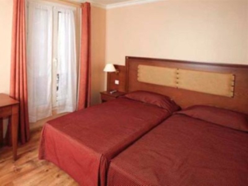 Фото 121 Paris Hotel