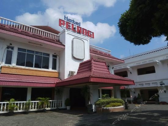 Фото Hotel Pelangi Malang