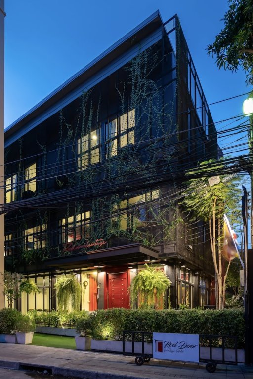 Фото Red Door Heritage Hotel