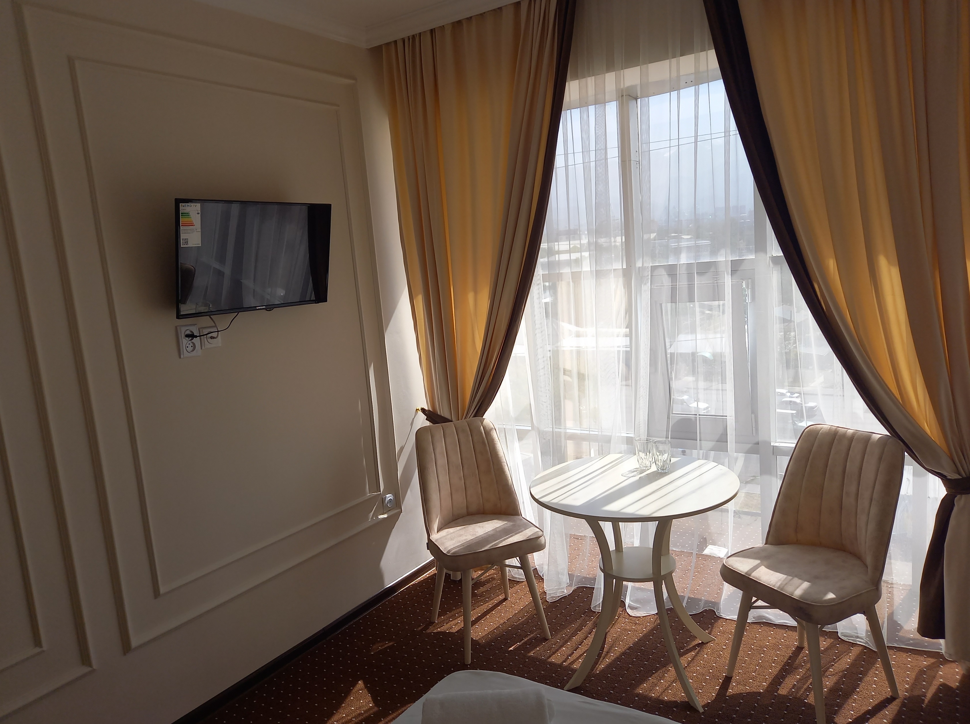 Фото отеля 2