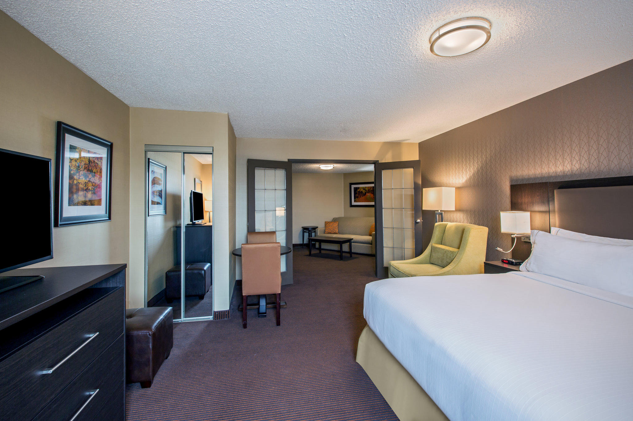 Фото Quality Inn & Suites Regina Downtown