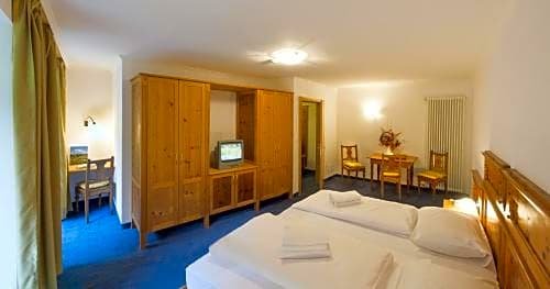 Фото Dolomitenhotel Weisslahnbad