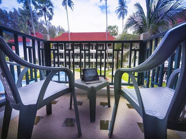 Фото Amora Beach Resort Phuket