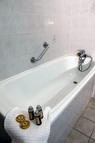 Фото Hôtel Les Mimosas