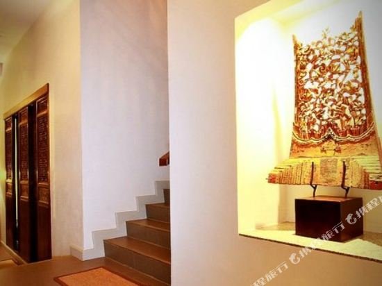 Фото Baan Klang Wiang Boutique Hotel Chiang Mai