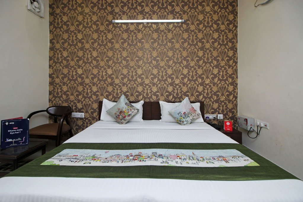 Фото Oyo Flagship 5383 Hotel Under Bridge Inn