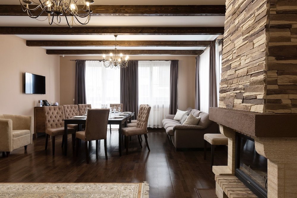 Фото Роза Шале