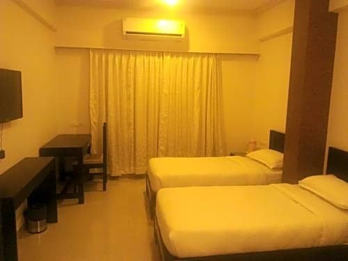 Фото Hotel mukund villas