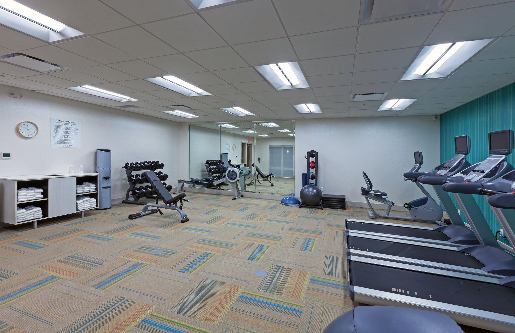 Фото Holiday Inn Express & Suites Tulsa South - Woodland Hills, an Ihg Hotel