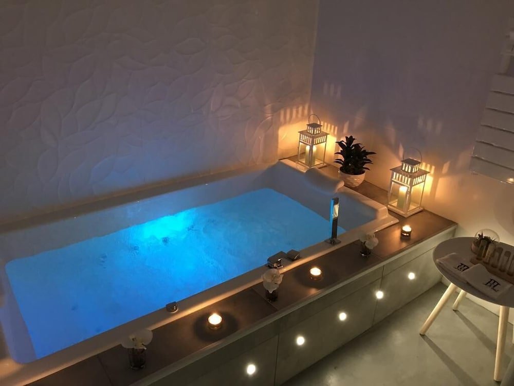 Фото Host Inn Lyon - Appartement de Luxe aux Terreaux