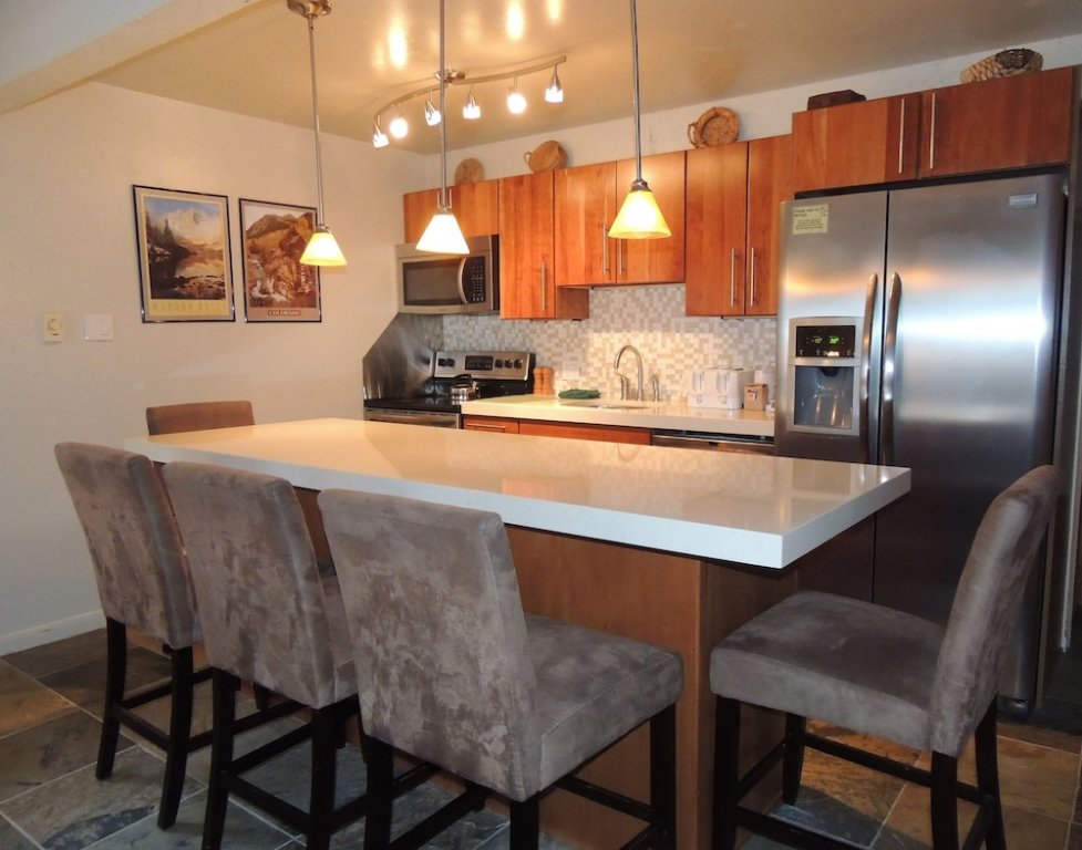 Фото Lift One Condominiums