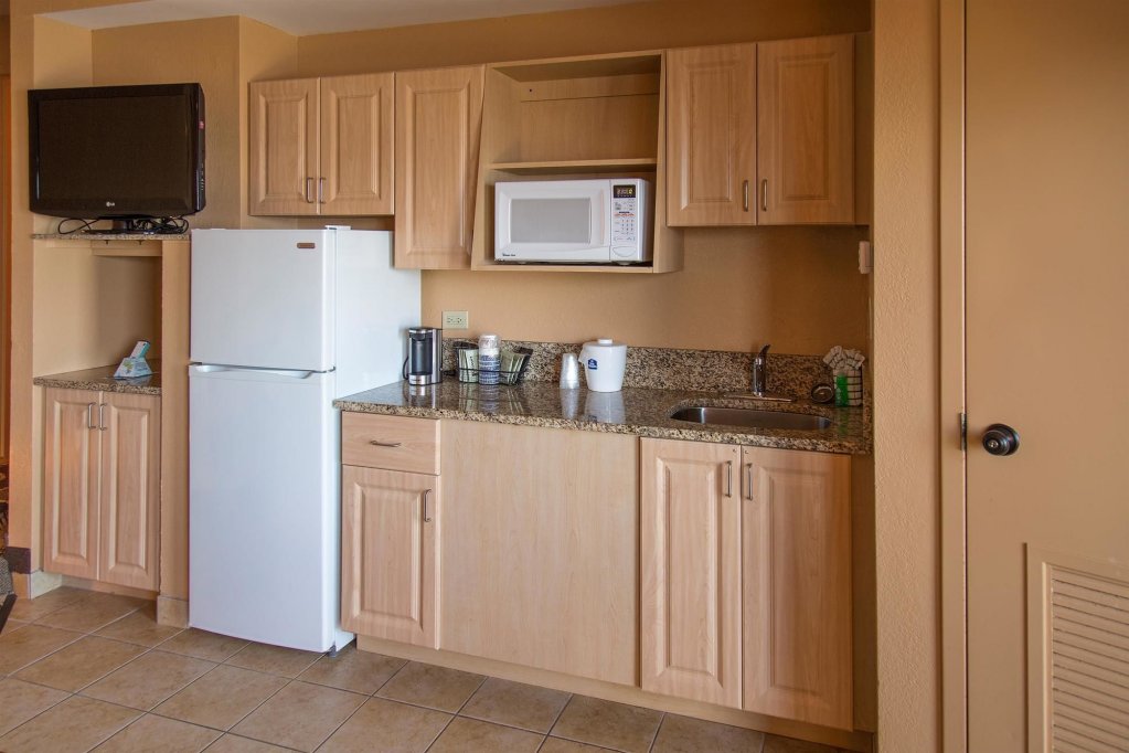 Фото Best Western New Smyrna Beach Hotel & Suites