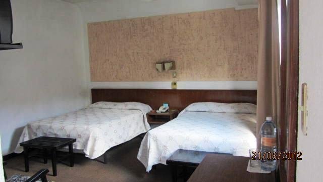 Фото Hotel Zacatecas Courts