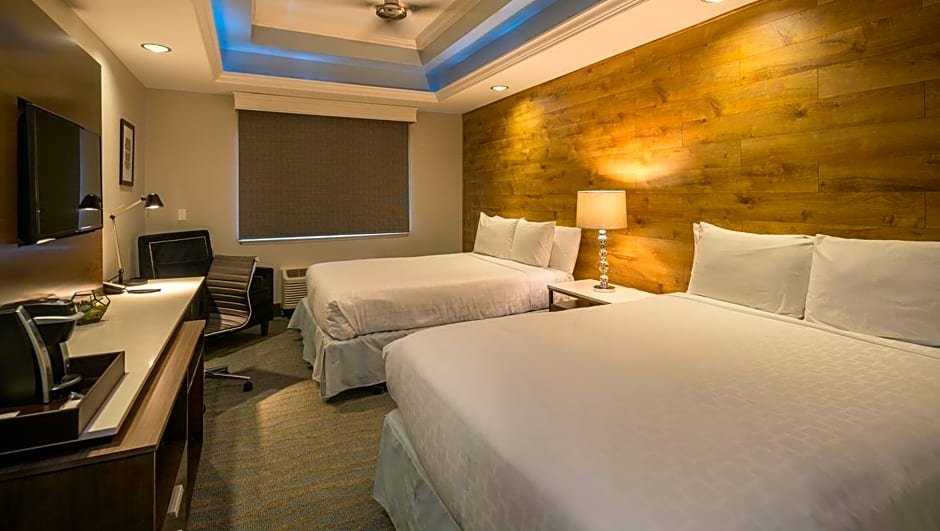 Фото The Row Hotel