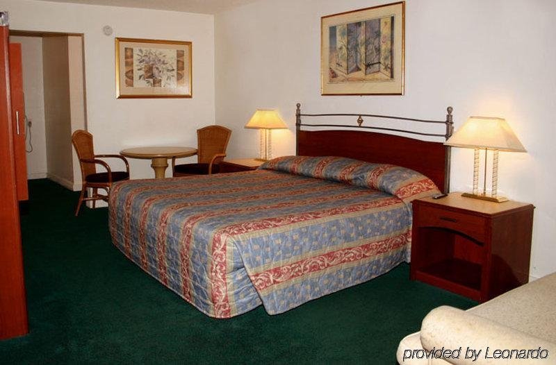 Фото Heritage Inn Express Hayward