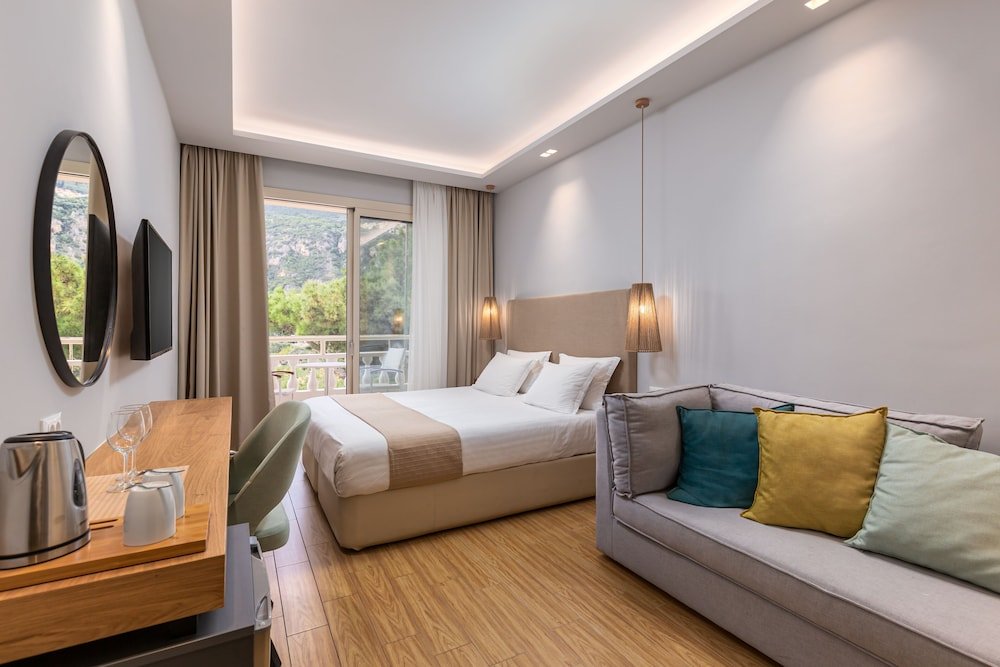 Фото Akrotiri Beach