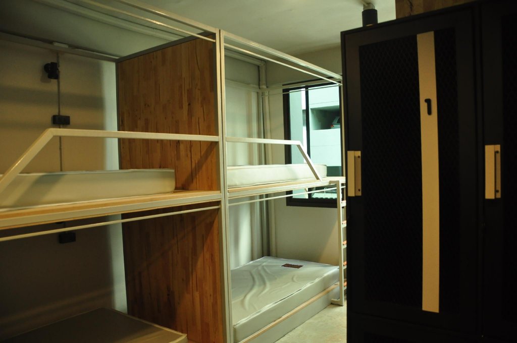 Фото Ekanek Hostel Bangkok - Adults Only