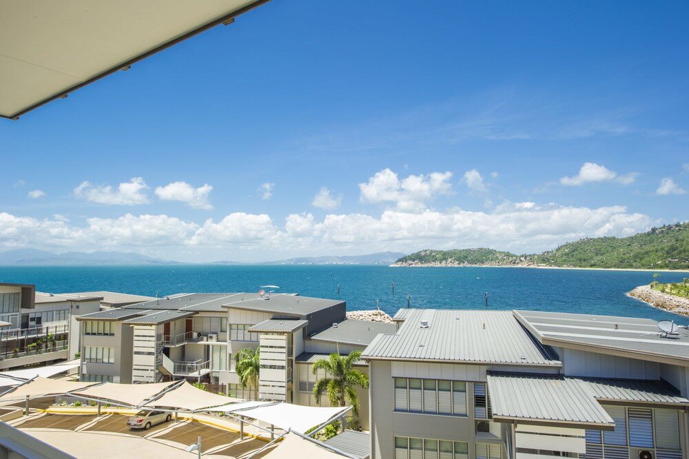 Фото 1 Bright Point Apartment 5101