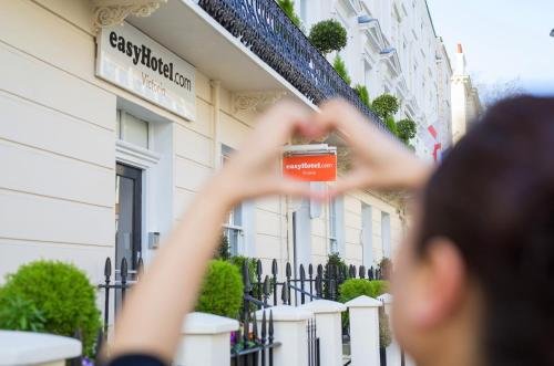 Фото EasyHotel London Victoria