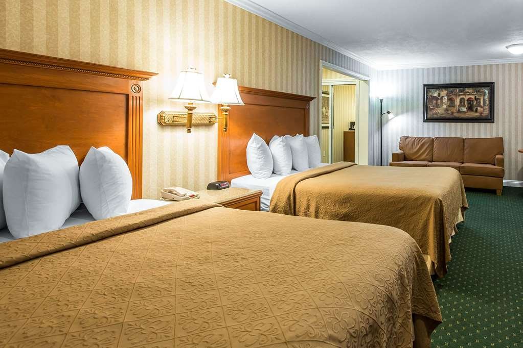 Фото Home2Suites by Hilton Anaheim Resort