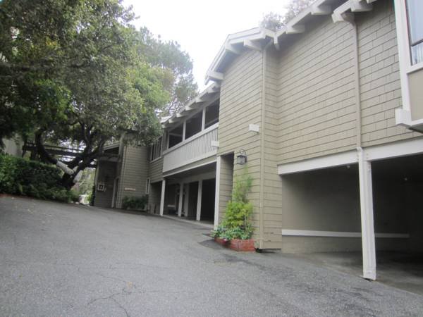 Фото Carriage House Inn