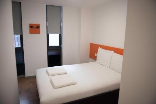 Фото EasyHotel London City Shoreditch