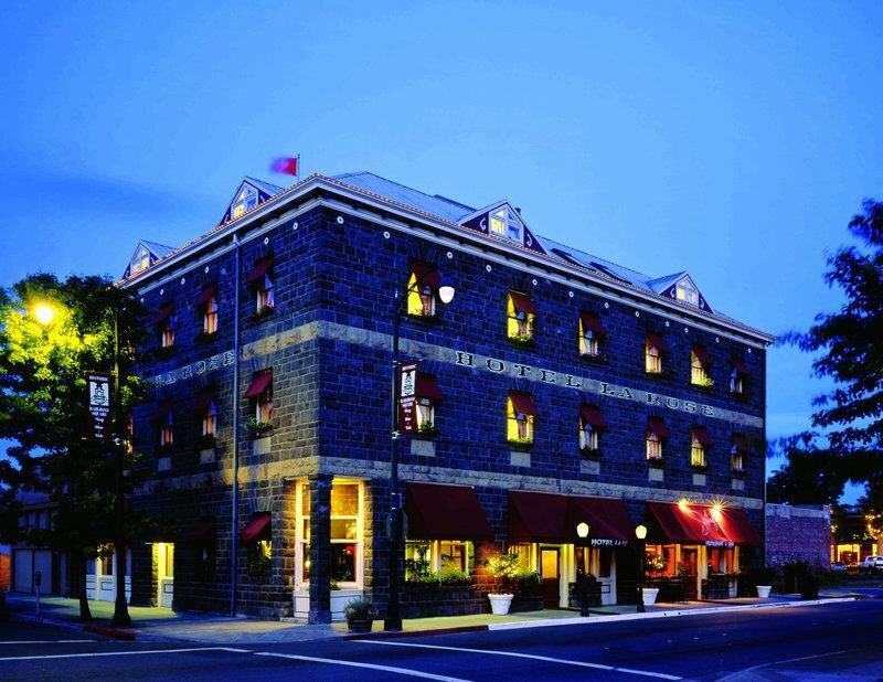 Гостиница Hotel La Rose в Санта-Розе