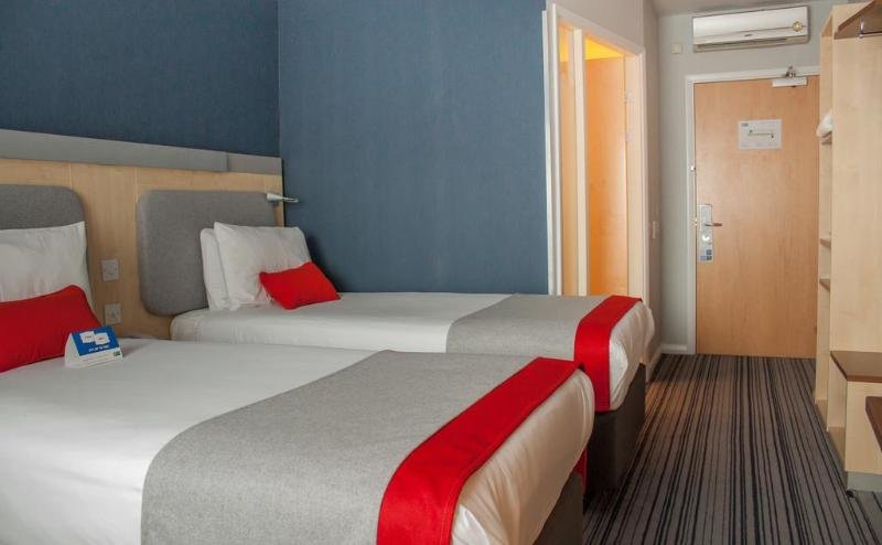 Фото Holiday Inn Express Windsor, an Ihg Hotel