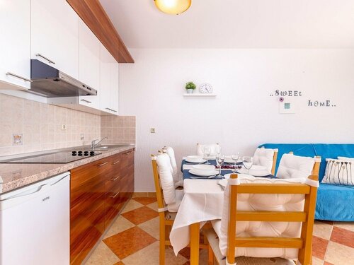 Гостиница Gorgeous Apartment With Hot Tub and Terrace With Sea View