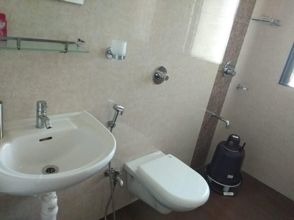 Фото Sea View Room With Reasonable Price In Parel