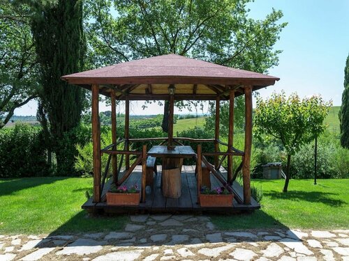 Гостиница Villa with Private Pool near Cortona in Calm Countryside & Hilly Landscape