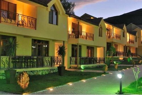 Гостиница Best Western Bohemian Resort в Севане