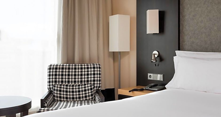 Фото Nh Valencia Center