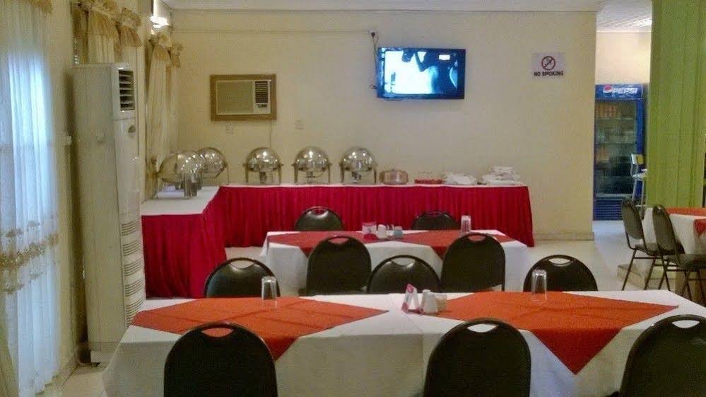 Фото Manor Hotel