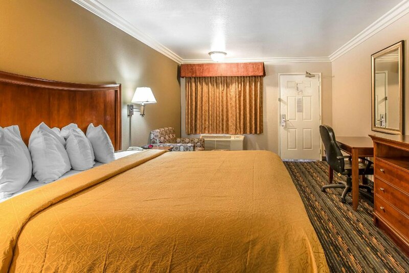 Гостиница Quality Inn Lake Elsinore I-15