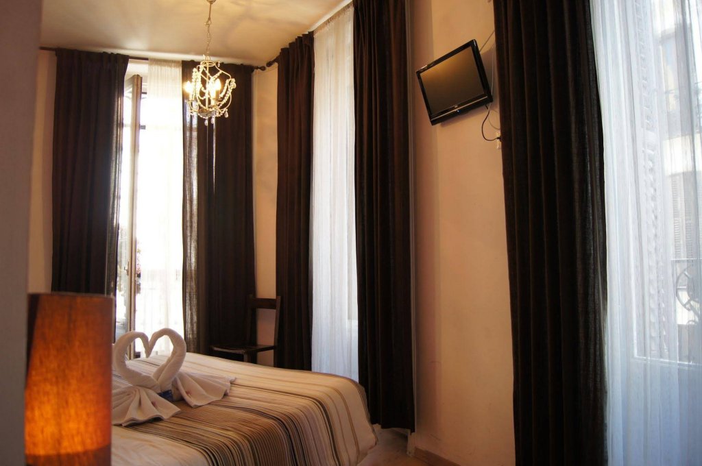 Фото Hostal A Nuestra Senora De La Paloma