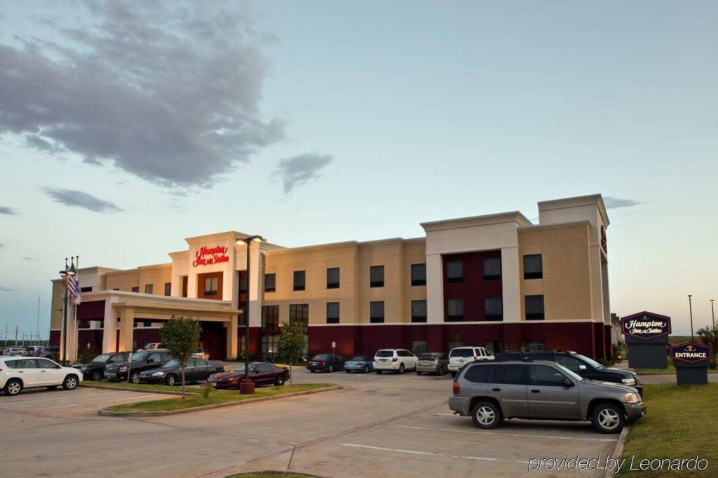 Фото Hampton Inn & Suites Childress