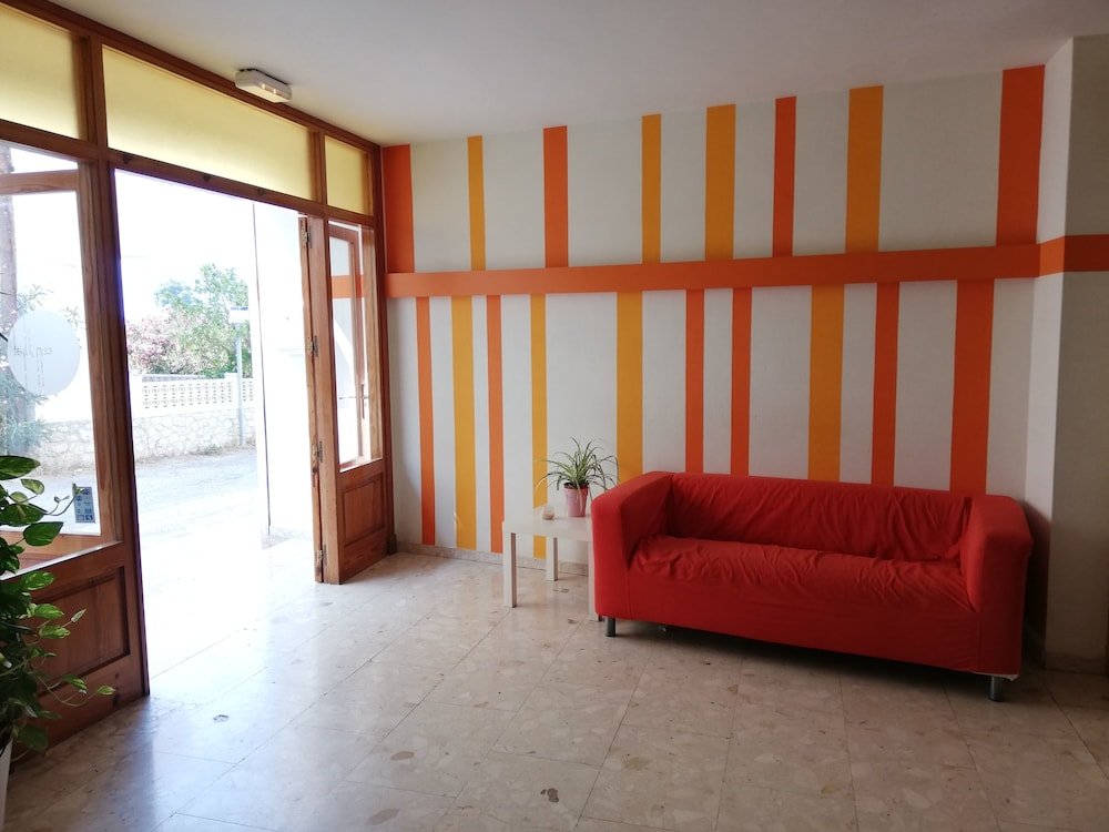 Фото Hostal Can Jurat