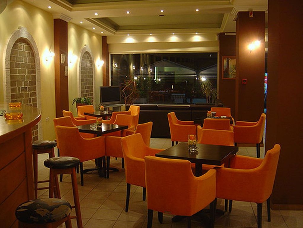 Фото Hotel Flisvos