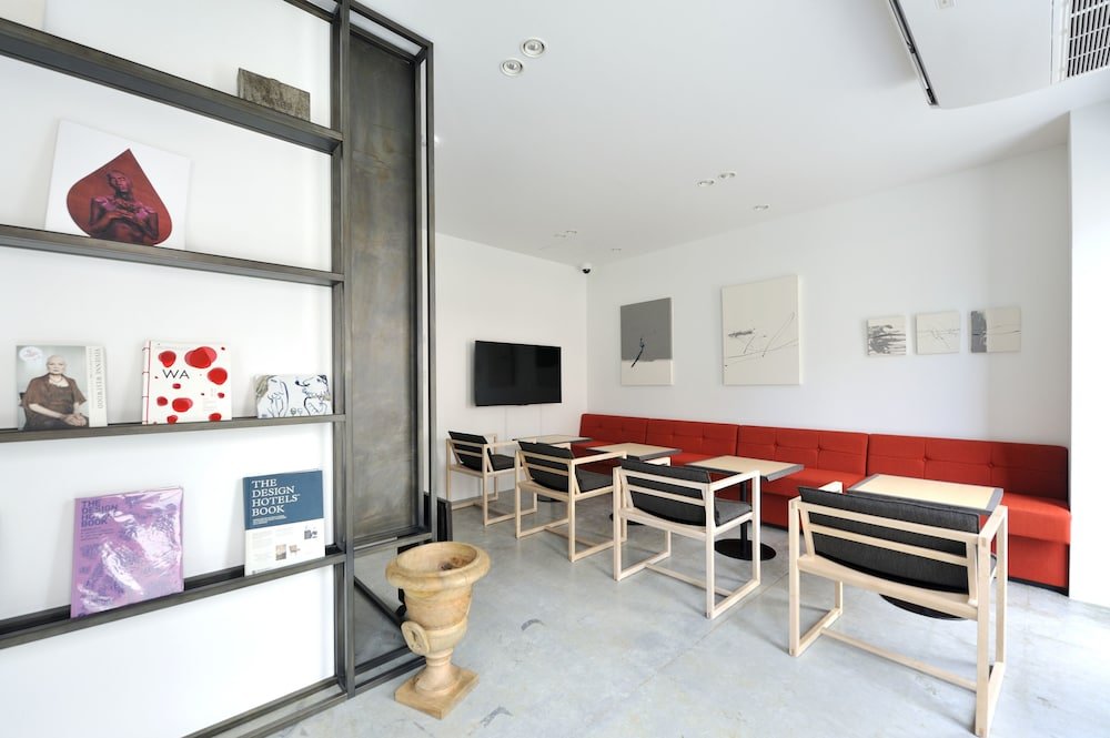 Фото Catalyst Art Hotel