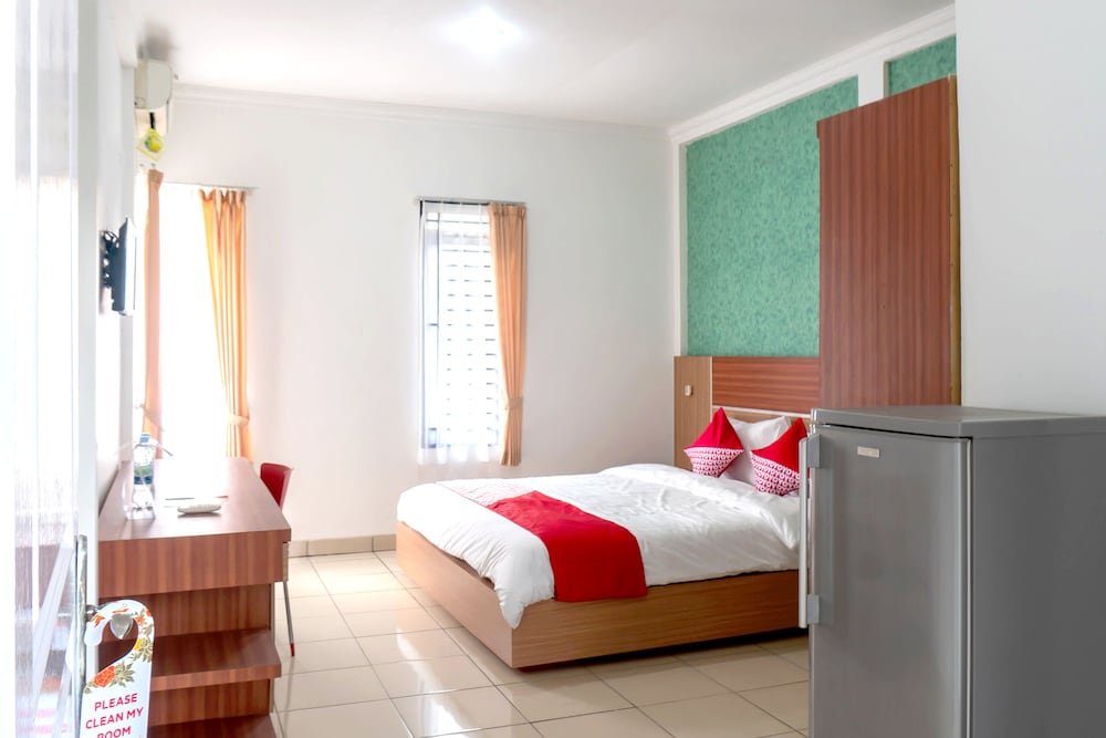 Фото Oyo 617 Sukaraja Residence Syariah